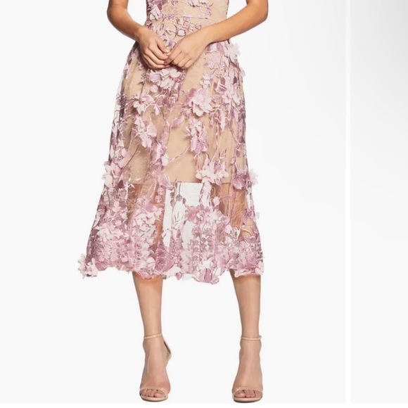 Dress the Population Audrey Embroidered Fit & Flare
Dress size XXL new with tags - Picture 16 of 16